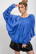 Load image into Gallery viewer, Dull Satin Loose Fit Top
