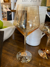 Load image into Gallery viewer, TAG WINE GLASS AMBER
