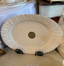 Load image into Gallery viewer, PB MAS2838 PLATTER LARGE RUFF
