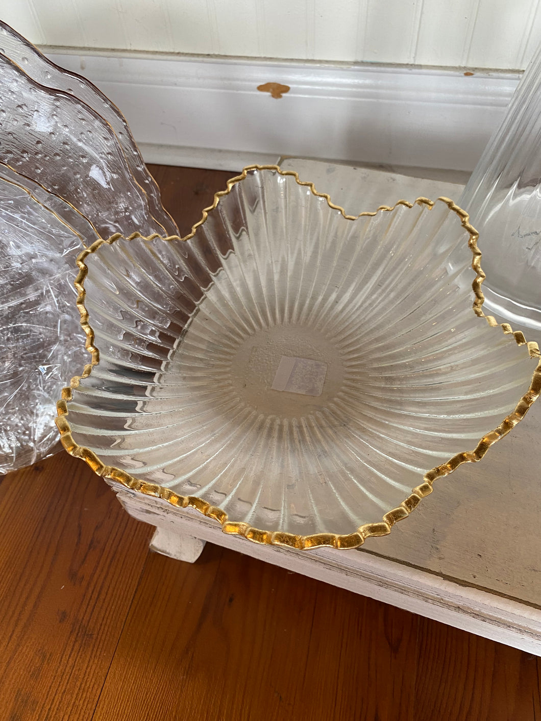RS GATESBY GLASS SCALLOP BOWL