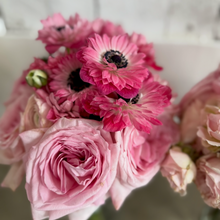 Load image into Gallery viewer, Valentine's 2026 Bouquet
