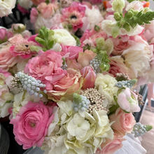 Load image into Gallery viewer, Valentine's 2026 Bouquet
