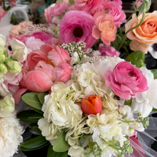 Load image into Gallery viewer, Valentine's 2026 Bouquet
