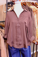 Load image into Gallery viewer, Oversized 3/4 Sleeve Button Up
