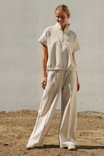 Load image into Gallery viewer, Relaxed Wide Leg Pull On Pants
